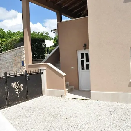 Vila Cvitan Basici